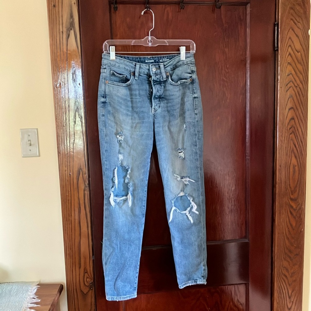 Light Blue Distressed Women’s Jeans
